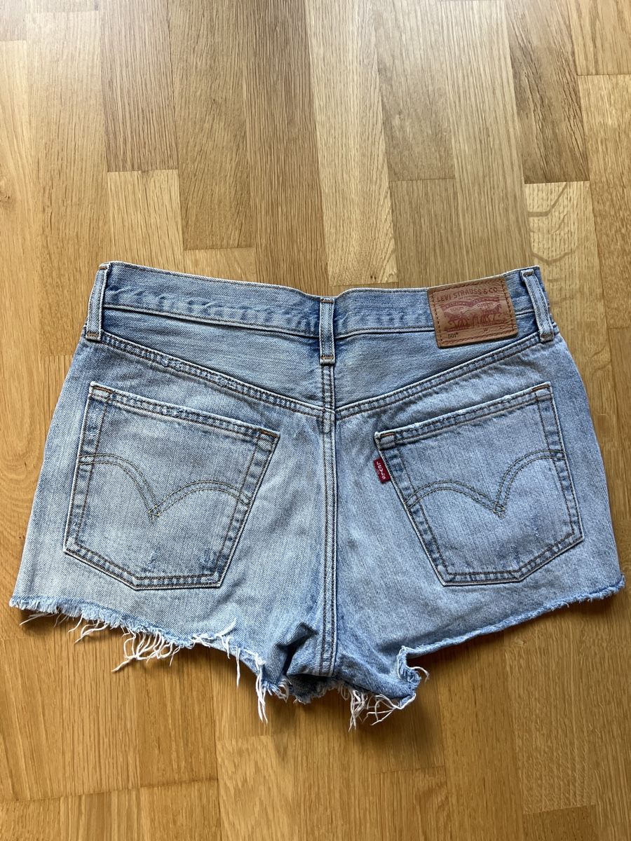 Levi's Jeans: Levis Jeans Shorts, Grösse W27 – Gebraucht aus Uster von Shanti1 1