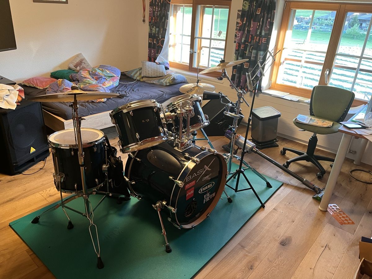 Musikinstrumente: Schlagzeug – Gebraucht aus Thierachern von d_f_9mkw