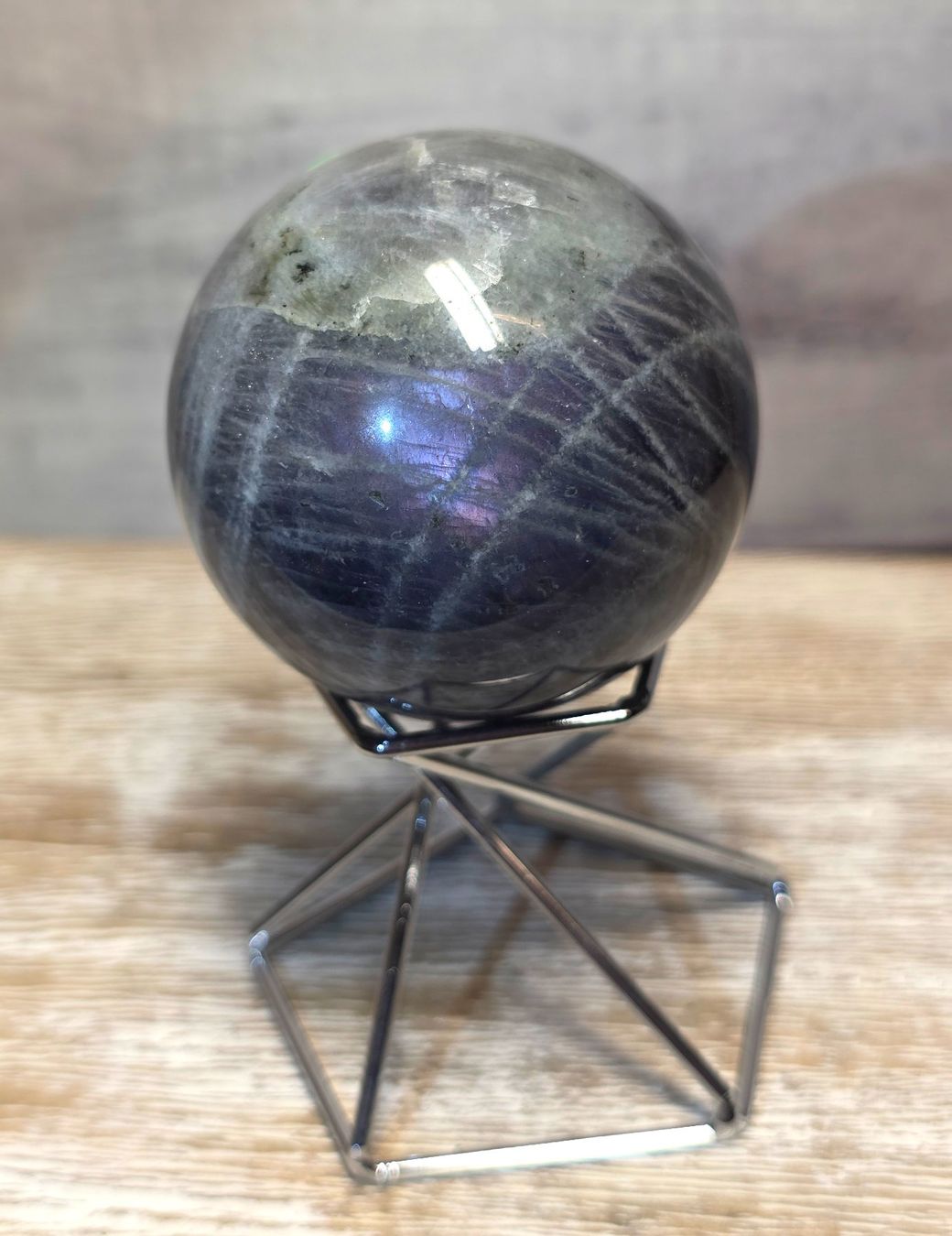 Minerali & Pietre curative: Labradorit Kugel B 50mm 178g – Nuovo e nell'imballaggio originale da Matzingen venduto da Shay_Crystalz