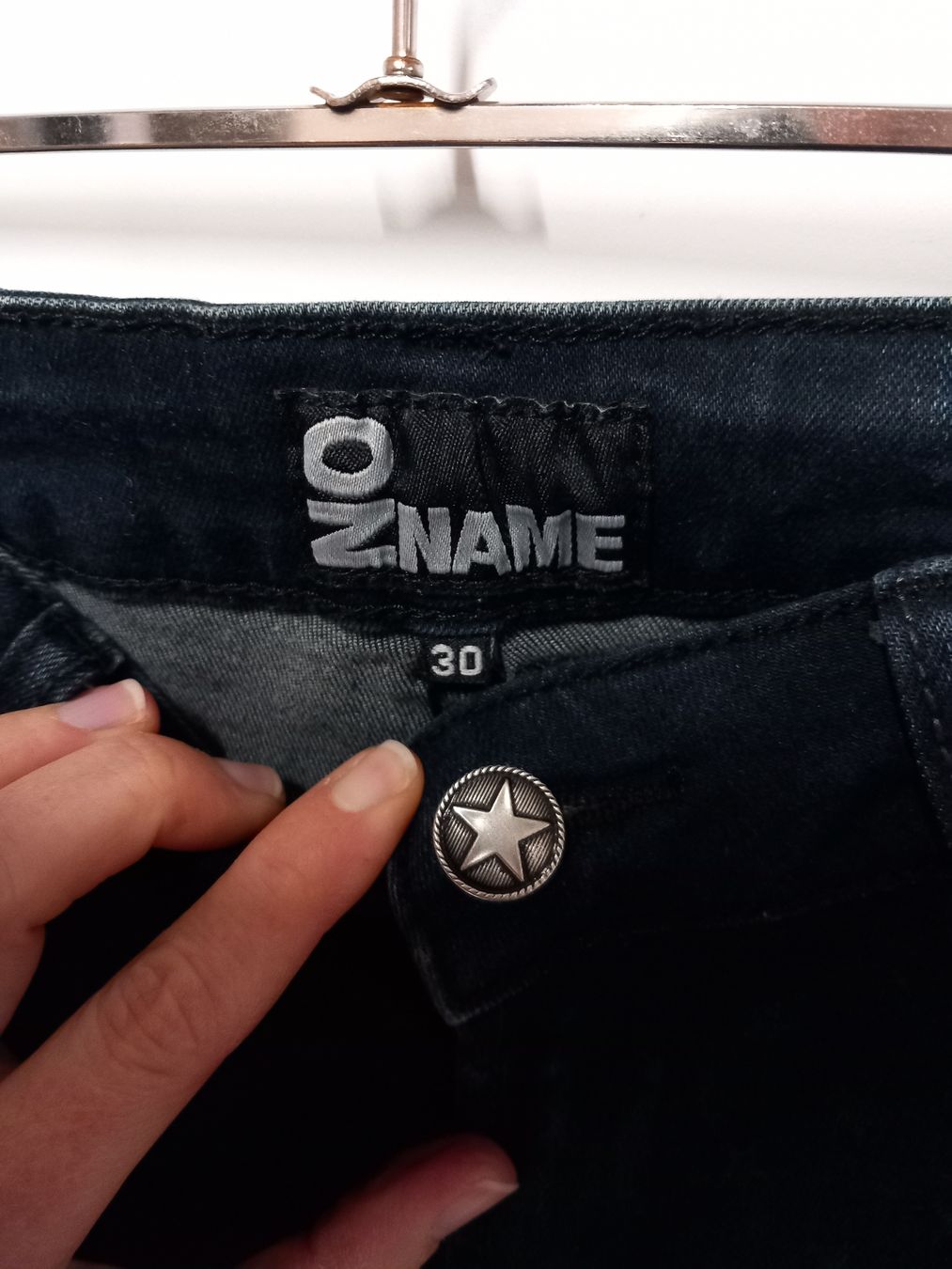 Jeans: NO NAME Stretch Jeans Gr. 30, Sternenmuster, Blackout – Usato da Merligen venduto da muss_haben 3
