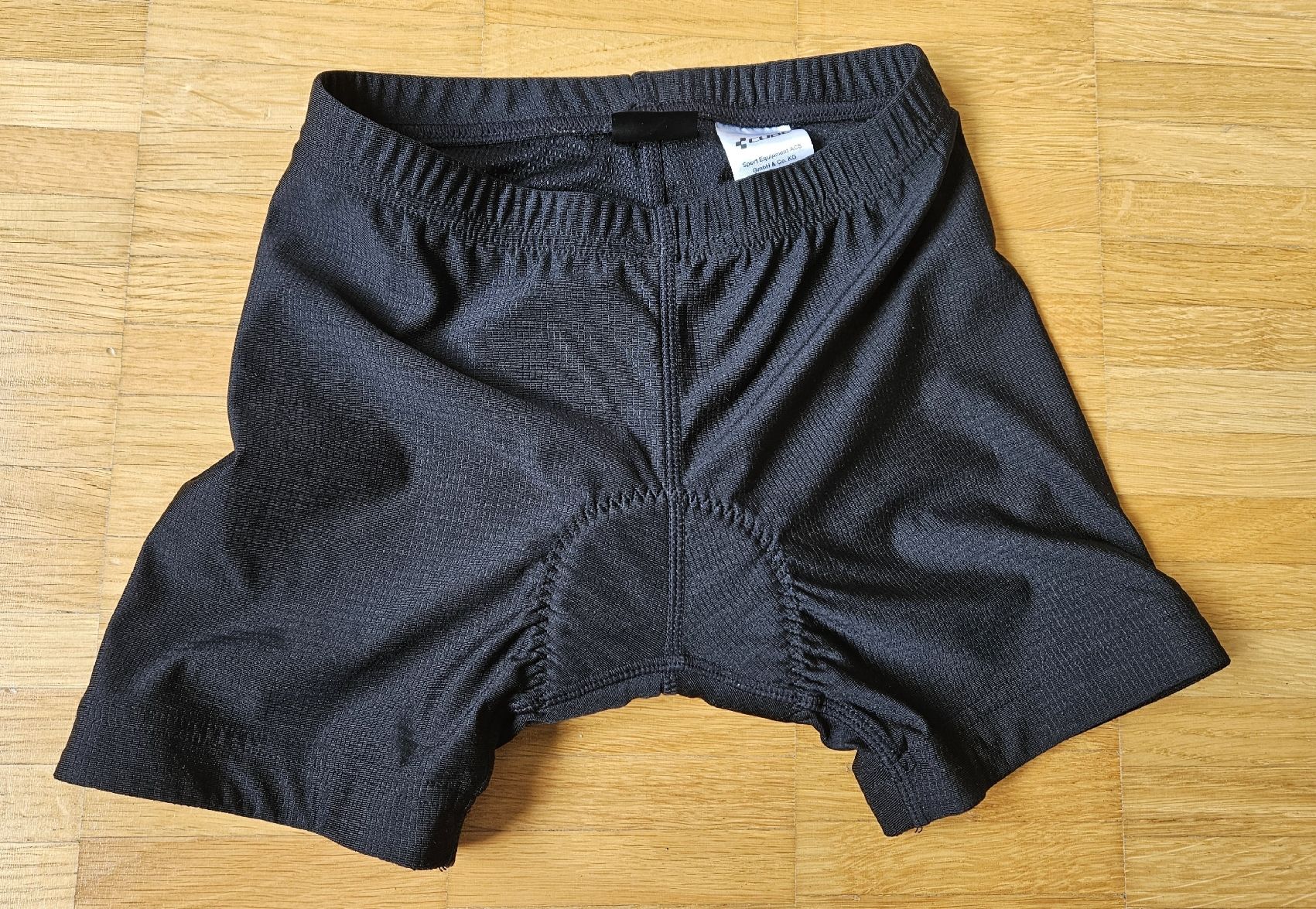Hosen: Velohose Cube schwarz mit Sitzpolster gebraucht – Gebraucht aus Uster von Roli_T1 1