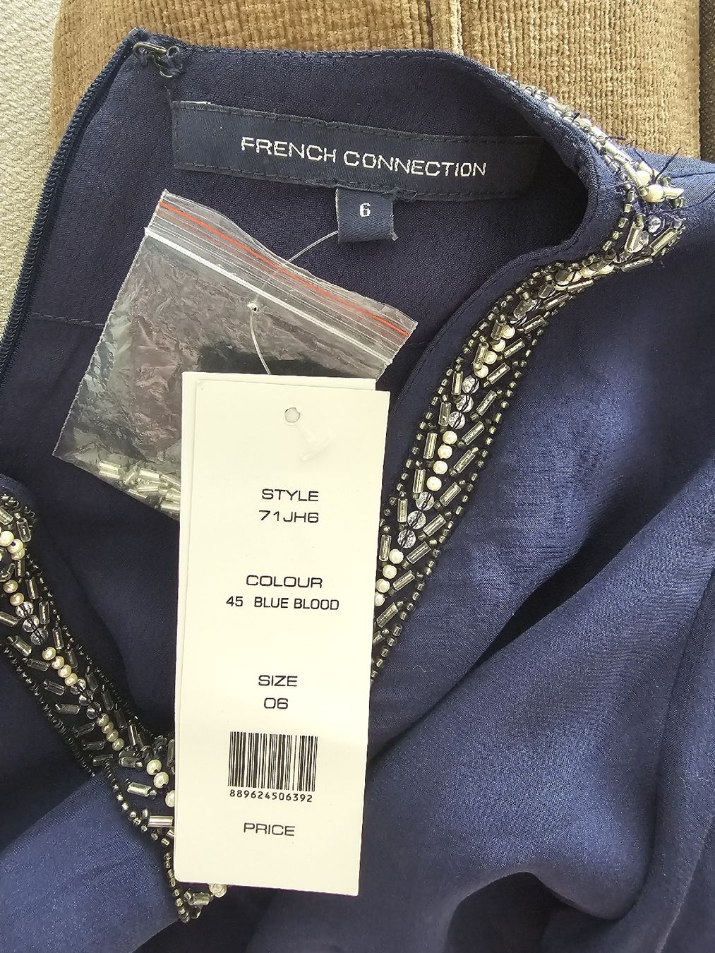 French Connection Vestiti: French Connection Kleid, Gr. 34, blau mit Schmucksteinen – Nuovo e nell'imballaggio originale da Aesch ZH venduto da _tigerlily_ 4