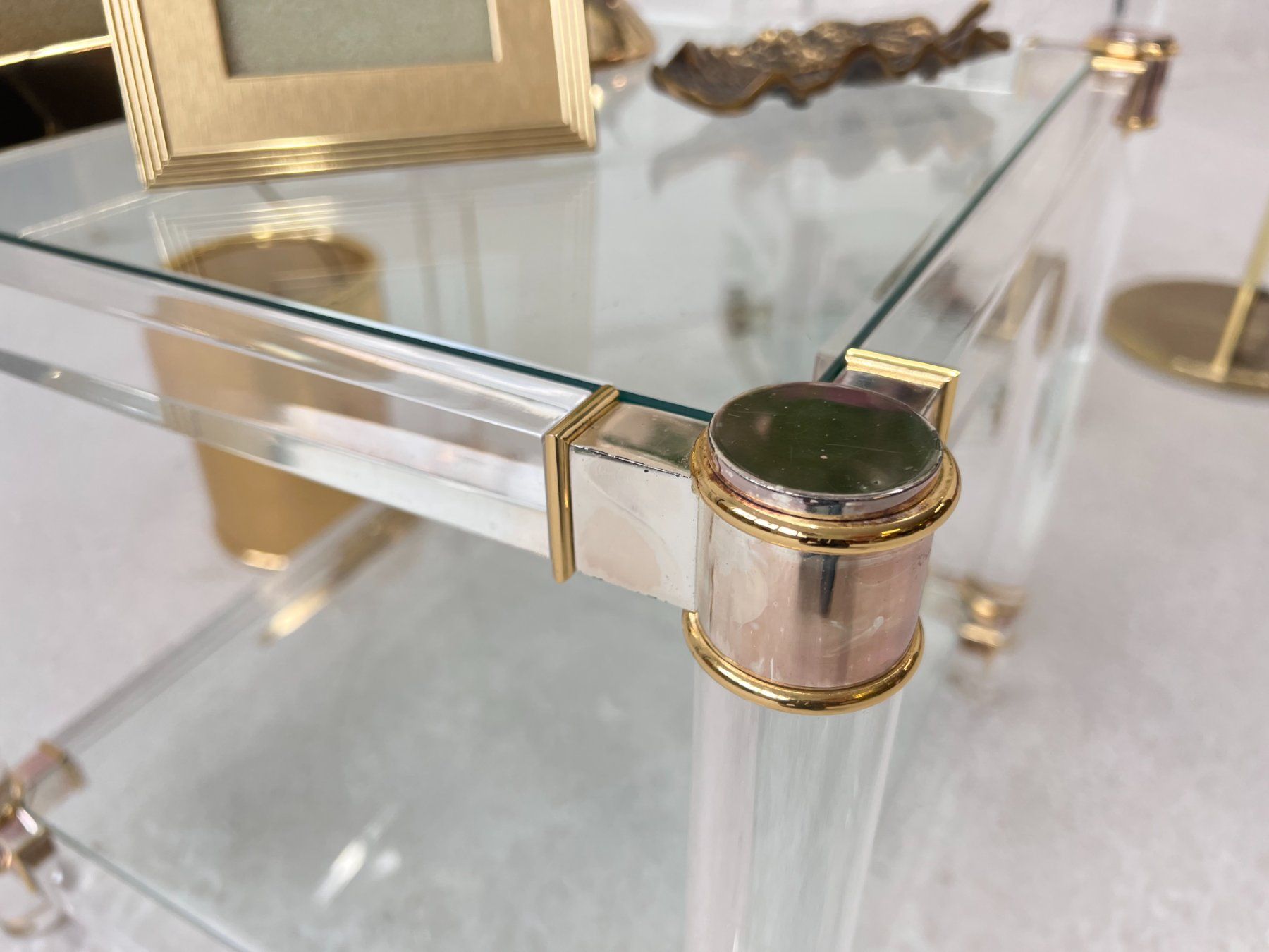 Tavoli: 80er Jahre Beistelltisch - Plexiglas – Usato da Walzenhausen venduto da stilvollwohnen 5