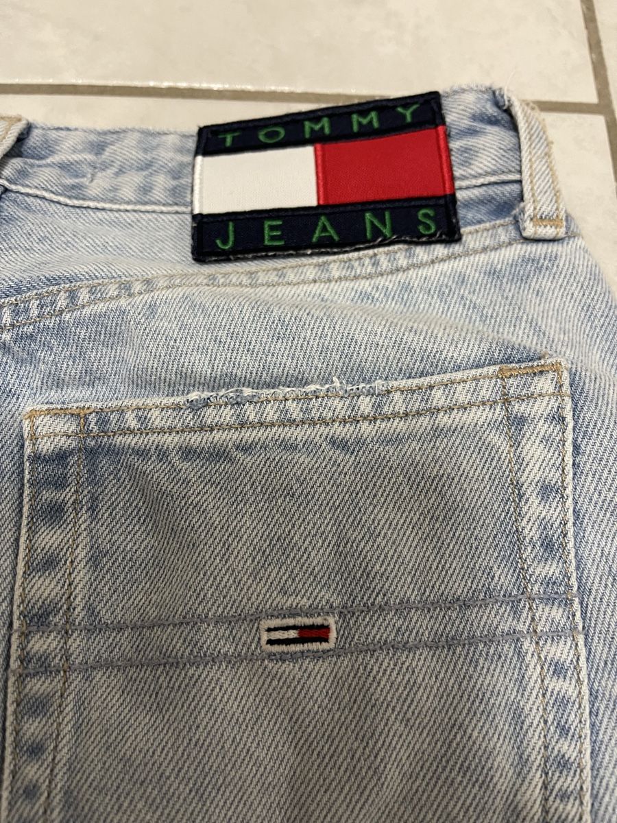 Pantaloni: Bermuda Tommy Hilfiger – Usato da Bühler venduto da kidisg 1