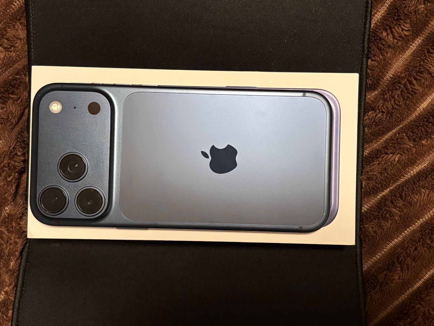 Apple Handys / Smartphones: Iphone 17 pro max 512 GB – Neu (gemäss Beschreibung) aus Rheinfelden von bad_hhc7 7