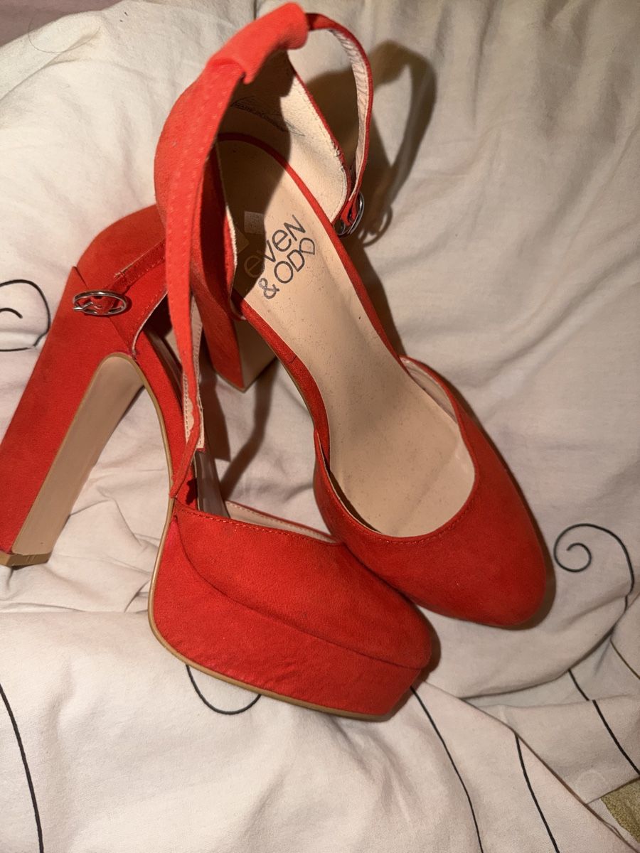 Scarpe da donna: Rote Absatzschuhe Grösse 38 – Usato da Ennenda venduto da Gizzy_99 2