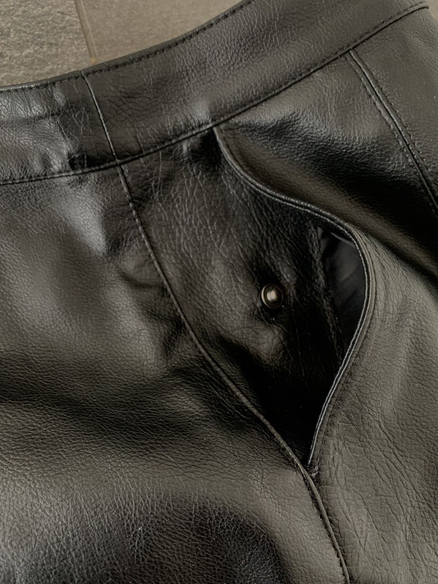 Vero Moda Röcke: Vero Moda Minirock in Lederoptik, XS ab 5.- – Gebraucht aus Wängi von JALE04 4