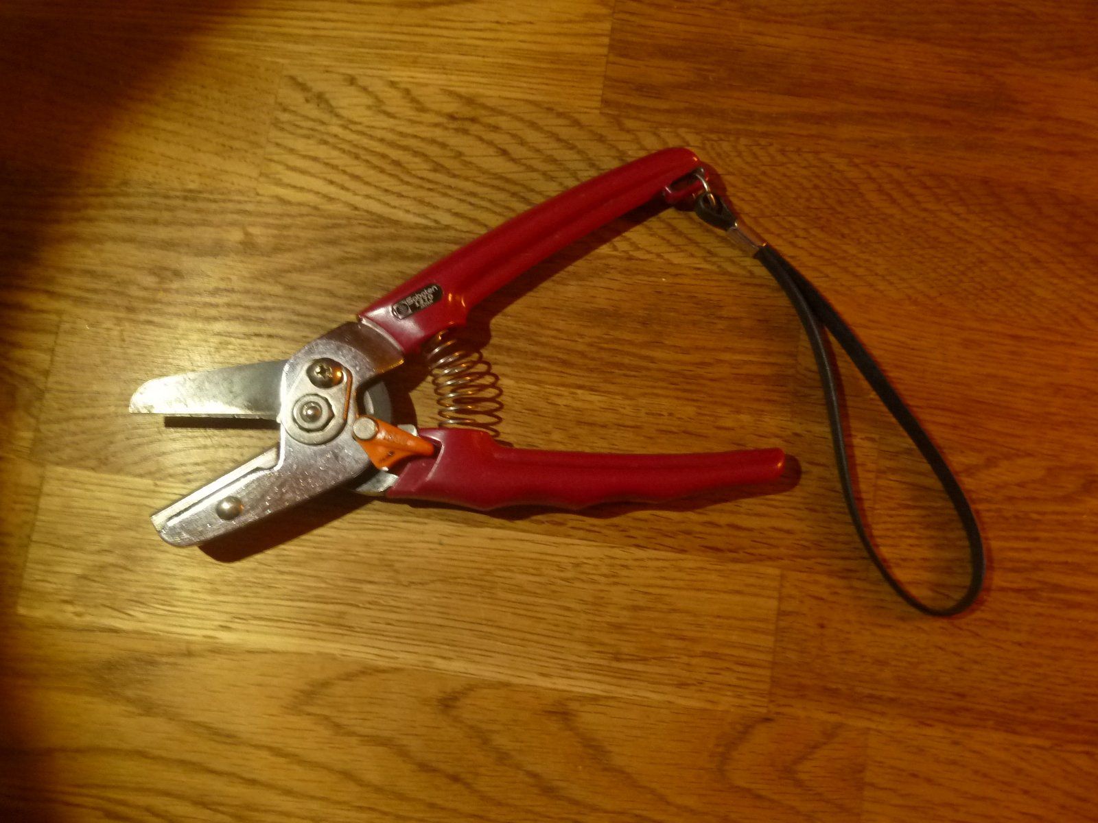 AC-DC Alle Werkzeuge: Gartenschere Pruning Shear 1270 7-12 SABOTEN – Gebraucht aus Hochfelden von swissice 1
