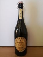 Leere 3 Liter Bügelflasche