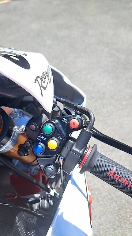 Yamaha Strada: Yamaha R1 de piste / track – Usato da St-Sulpice VD venduto da MrQ01 8