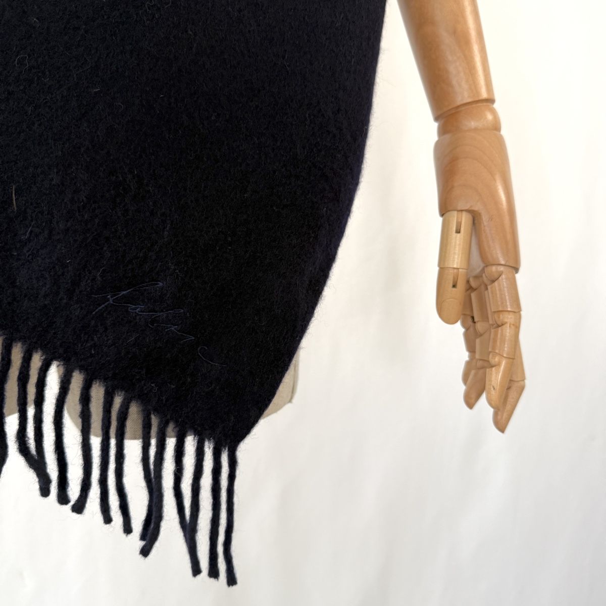 Fabric Frontline Foulard & Sciarpe: FABRIC FRONTLINE Silk & Cashmere Scarf – Nuovo (secondo la descrizione) da Emmen venduto da Colette-Juliette 4