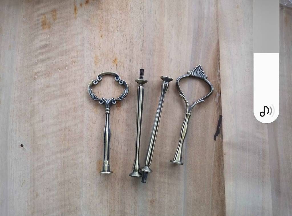 Wandhalterungen: Etageren Halter NEU – Gebraucht aus Oberlunkhofen von Barbara.Hagenbuch 2