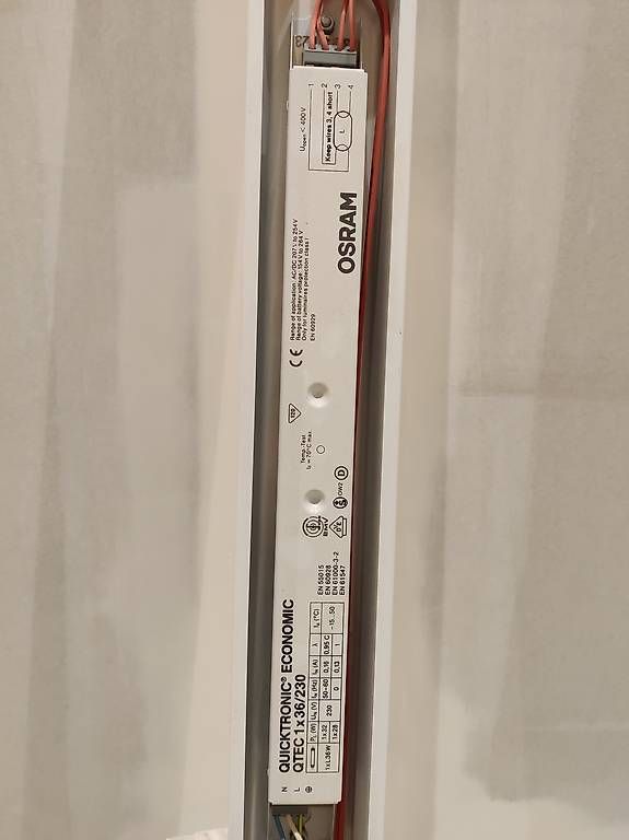 Lampade: 60m Leuchtenschienen komplett – Usato da Volketswil venduto da mar_c5pv 1