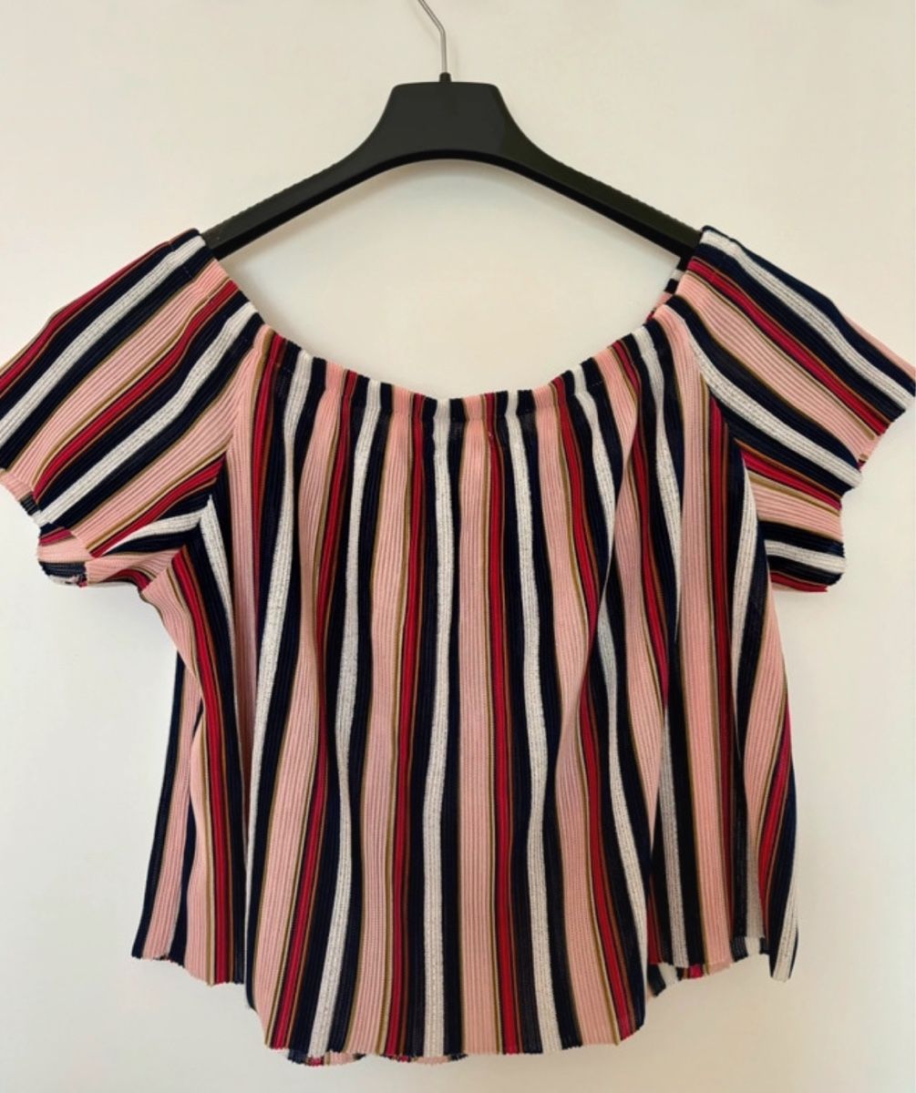 Bershka Top: Summer Top Off Shoulder Bershka – Nuovo (secondo la descrizione) da Genève venduto da gai_w7bf 1