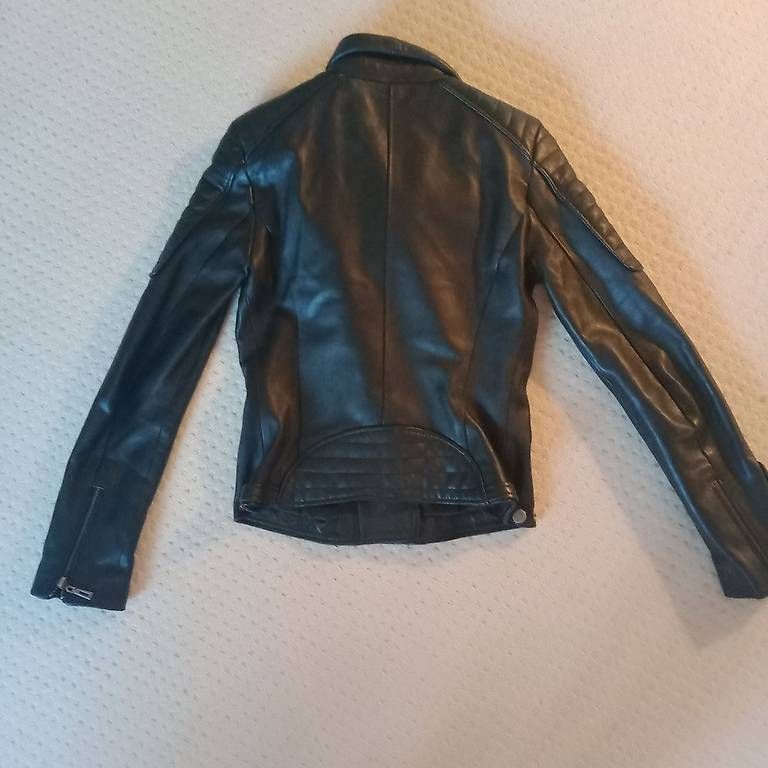 Vestes: Lederjacke schwarz  – D'occasion à Adliswil par Cassagnes 3