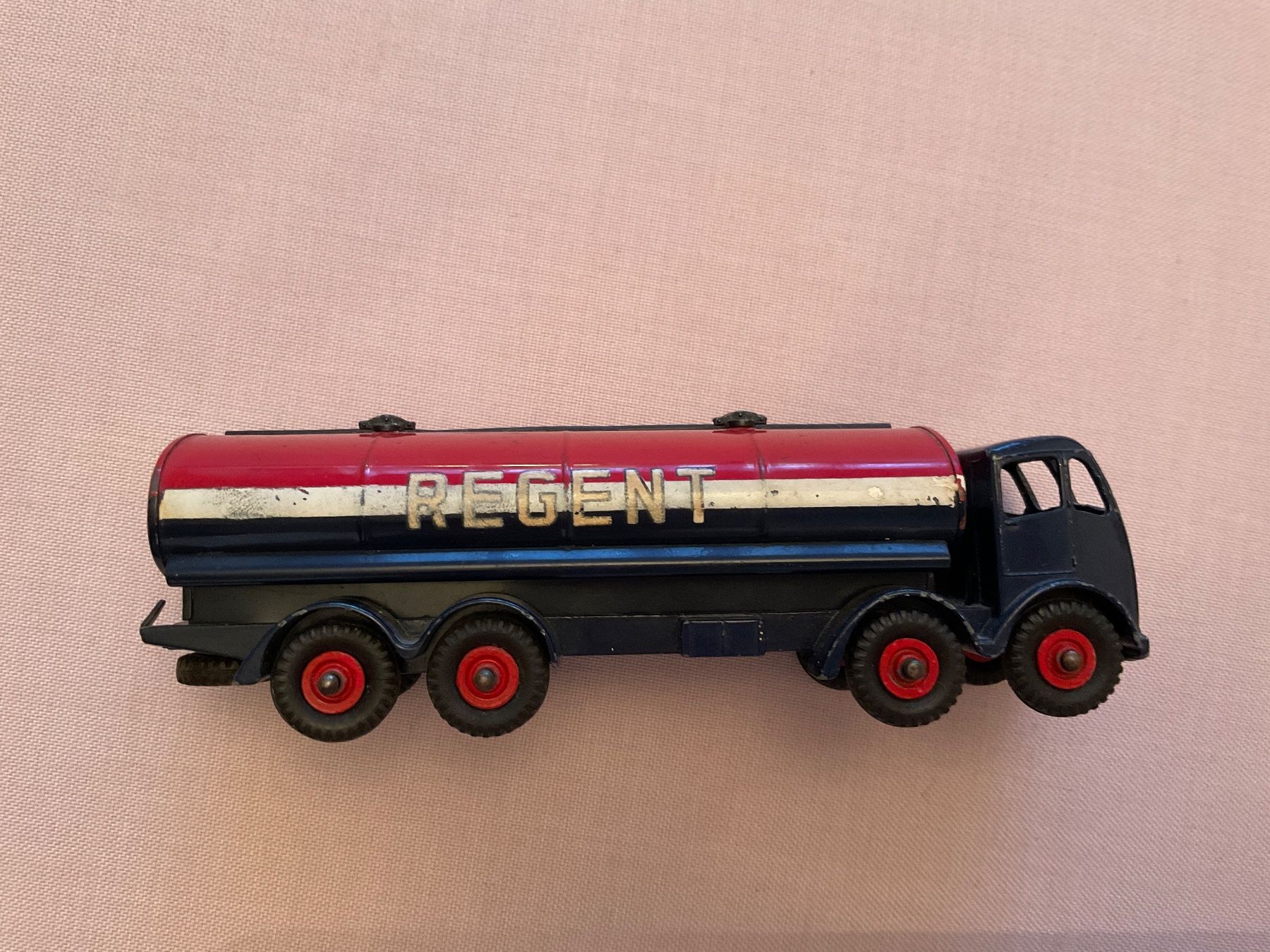 Dinky Toys Voitures modèles: Dinky Tanklastwagen – D'occasion à Zollikofen par zollo2 5