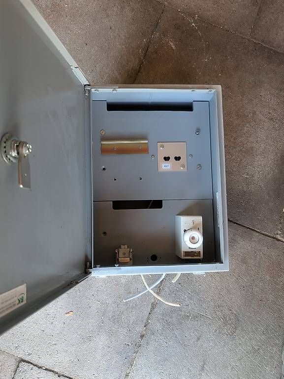 Portagioie: Coffret Electrique en métal 40x30x18cm – Usato da Sonceboz-Sombeval venduto da michael.l
