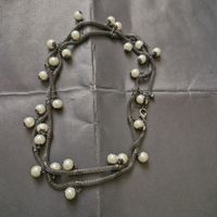 Collier chaîne grise et perles
