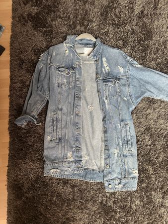 Jeansjacke im Used-Look – perfekt für den Frühling!