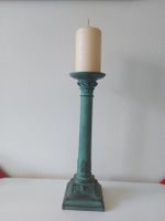 verzierter Säulenkerzenständer  Keramik / Ton