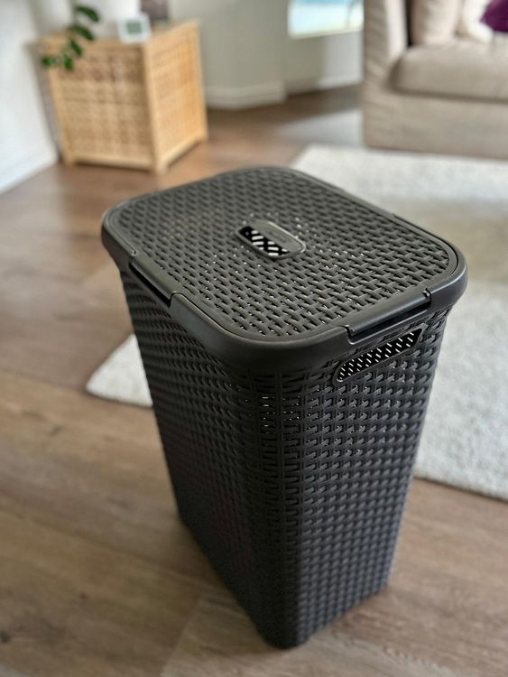 Paniers à linge: Wäschekorb Wäschetonne Wäschebehälter mit Deckel Rattanoptik – D'occasion à Balzers par ste_v6vc
