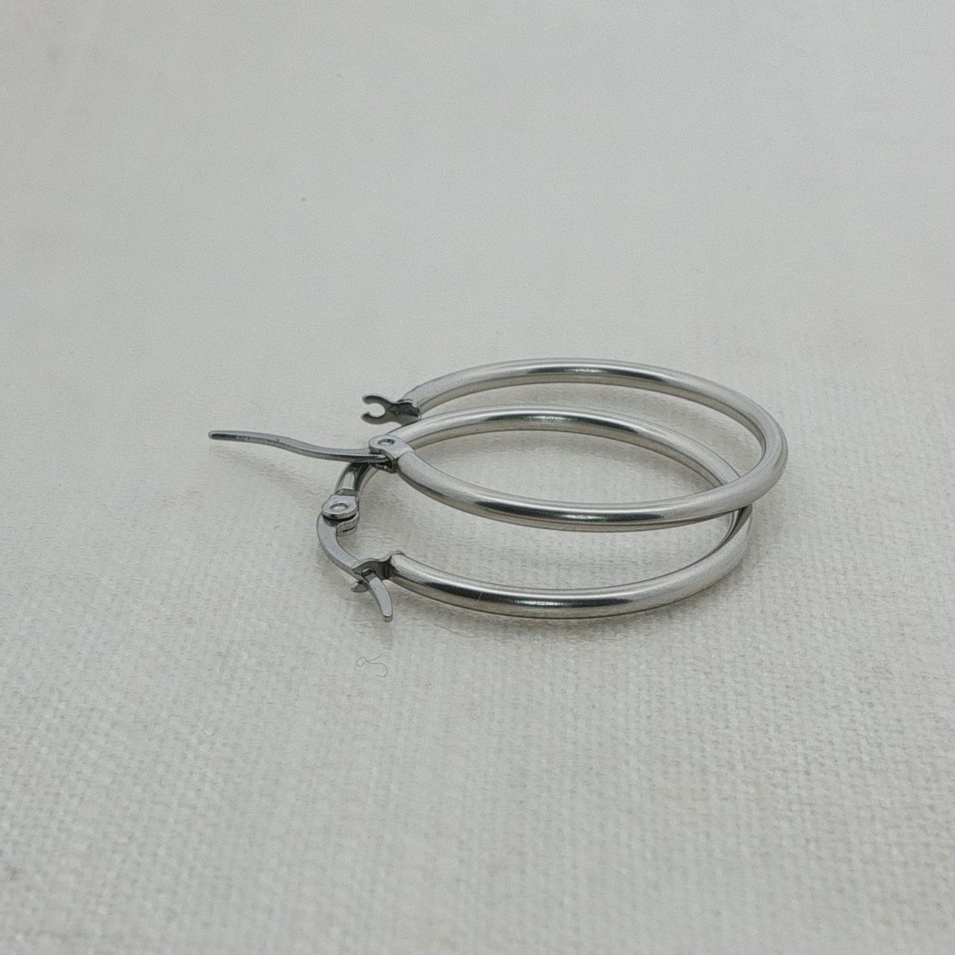 Olga Ribler Orecchini pendenti & Orecchini a lobo: Basic Edelstahl Creolen 30 mm – Nuovo (secondo la descrizione) da Luzern venduto da Schmuckoutlet 2