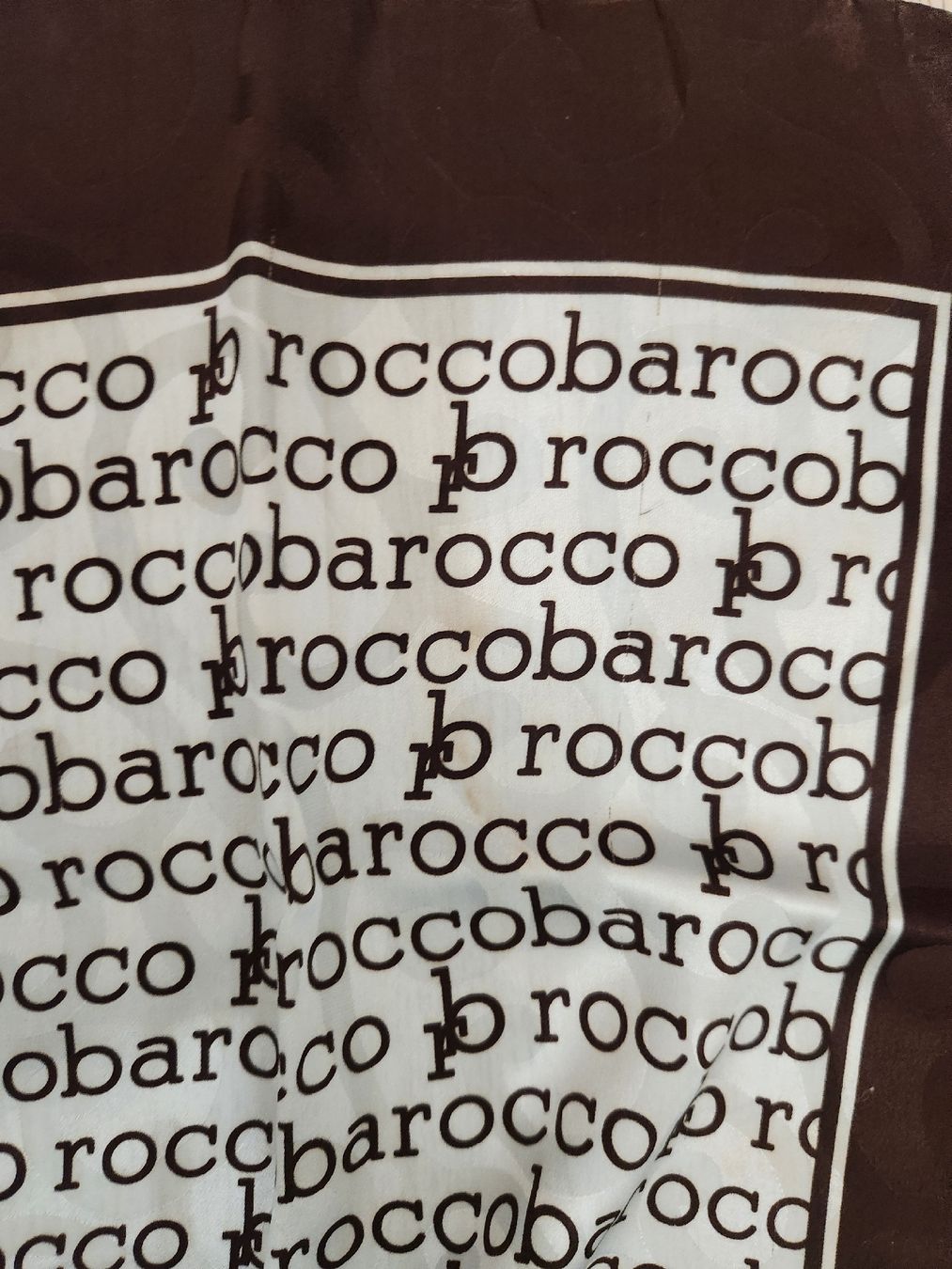Foulard & Sciarpe: Foulard soie  Rocco Barocco logo marron – Usato da Niedergösgen venduto da Eva2410 2