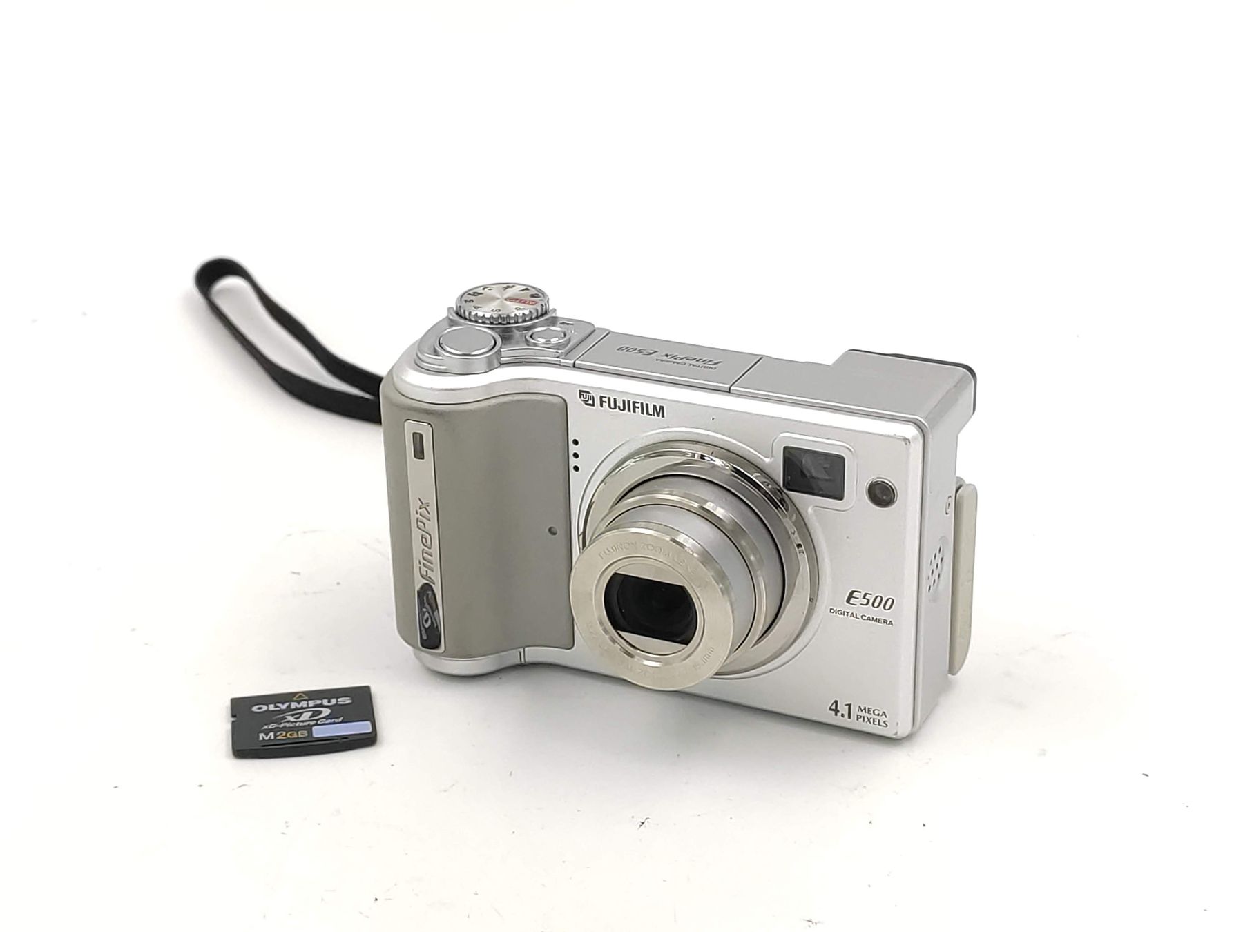 Fujifilm Fotocamera: Vintage Digitalkamera Fujifilm FinePix E500 mit CCD Sensor – Usato da Kreuzlingen venduto da Tewes
