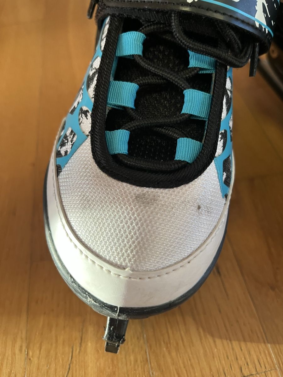Pattini da ghiaccio: Schlittschuhe Gr. 33-36 – Usato da Chur venduto da cardem86 2