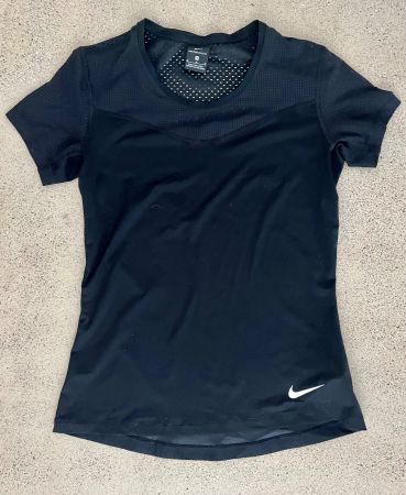 Nike Sport Shirt ungetragen Grösse M schwarz