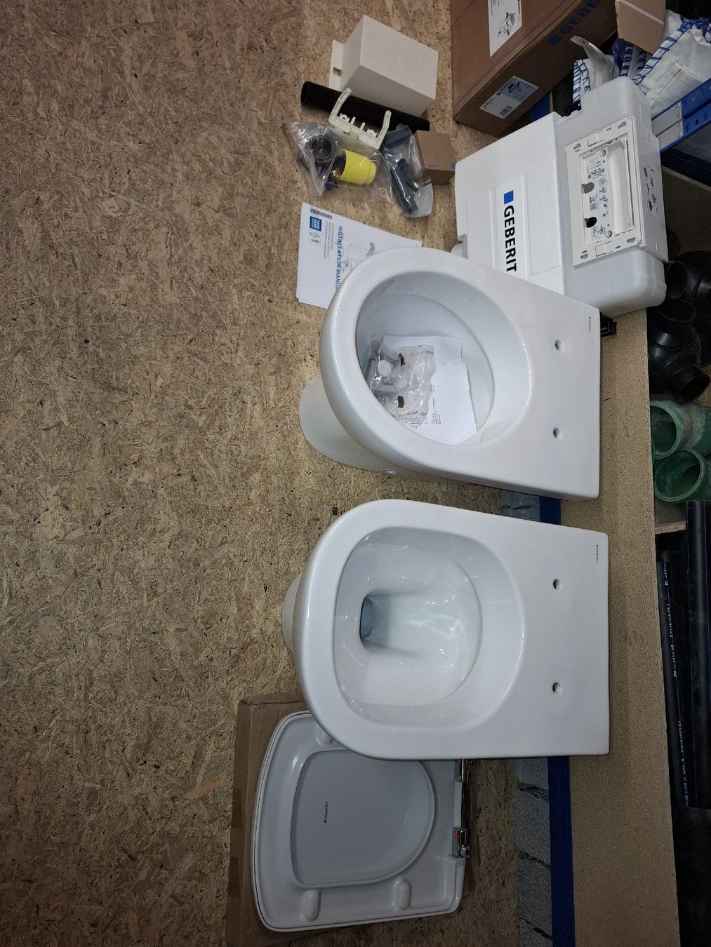 Geberit WC: Lagerräumung Standwc Spûhlkasten Geberit – Usato da Tuggen venduto da Sani-liquidation