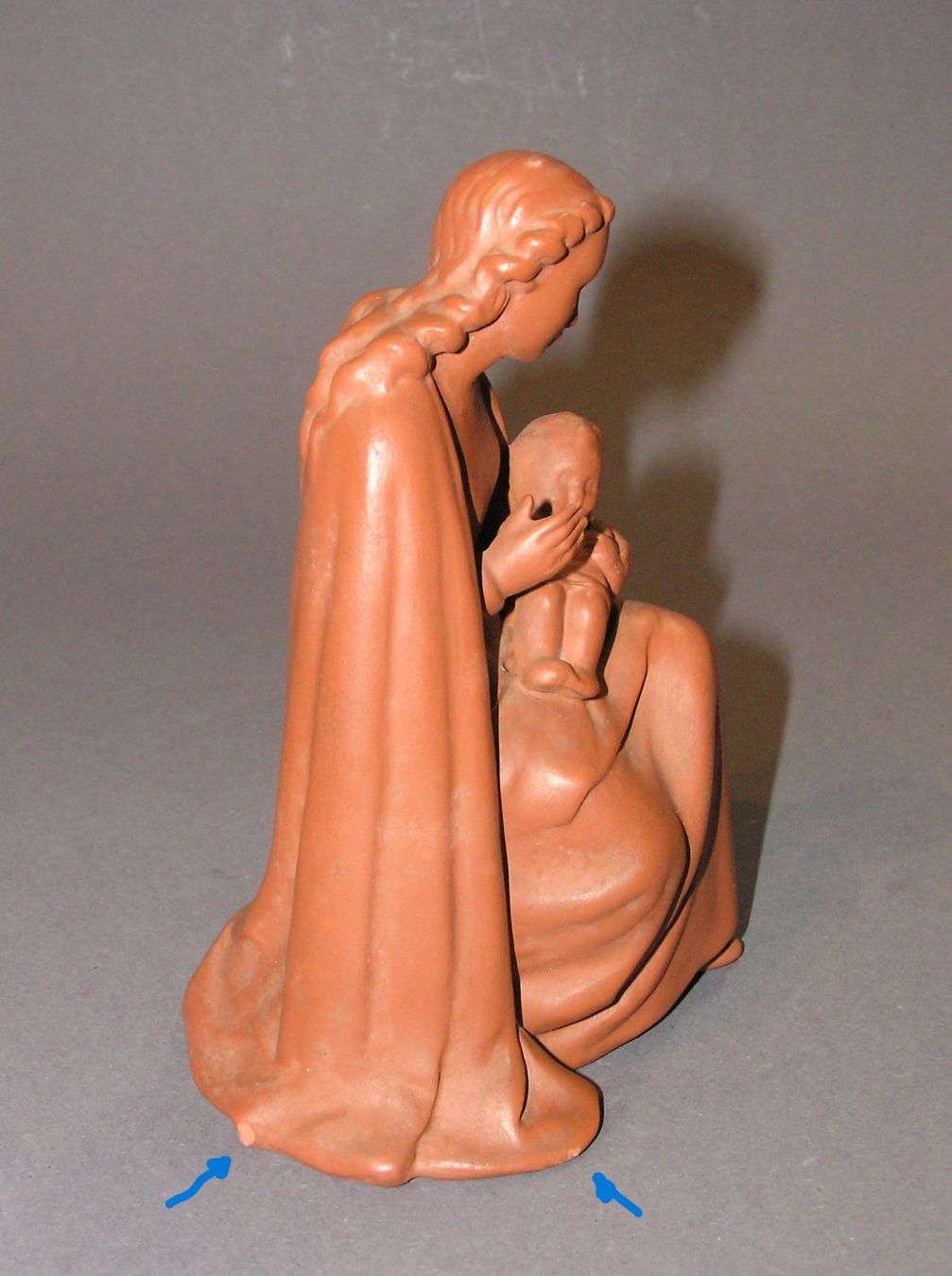 Hummel Statuette: ALTE HUMMEL FIGUR MARIA MIT JESUSKIND – Usato da Grenchen venduto da country59 2