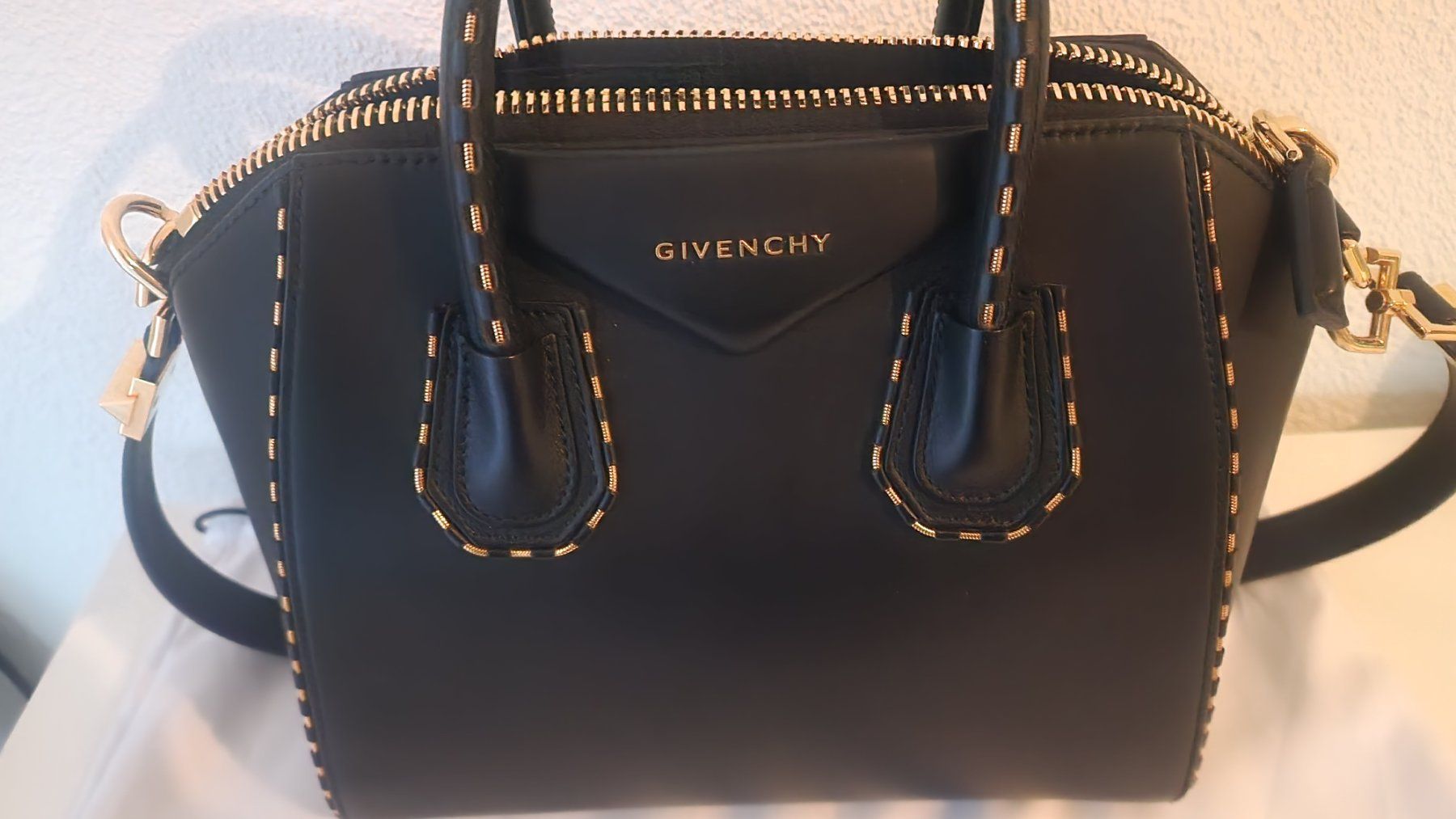 Givenchy Taschen für Damen: Givenchy Small Antigona - Limited Edition – Neu (gemäss Beschreibung) aus Dottikon von Anne.N 1