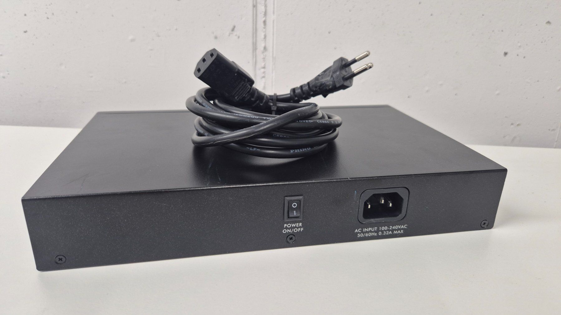 Zyxel Hub & Switch: Zyxel GS1900-24E, Lüfterloser Switch – Usato da Sitterdorf venduto da Lenggi7 1