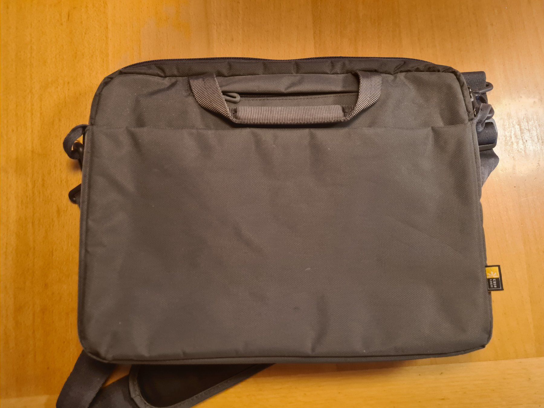 Borse: Sacoche pour ordinateur portable noire Case Logic – Usato da Nyon venduto da Dap_j77s 2