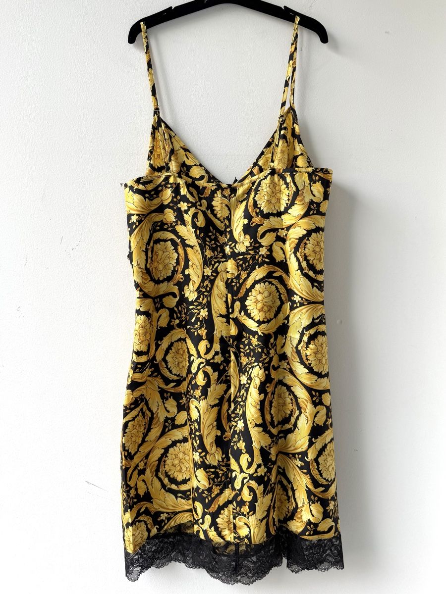 Versace Vestiti: Bellissimo abito in seta firmato Versace – Nuovo e nell'imballaggio originale da Castagnola venduto da BlondiePosh 5