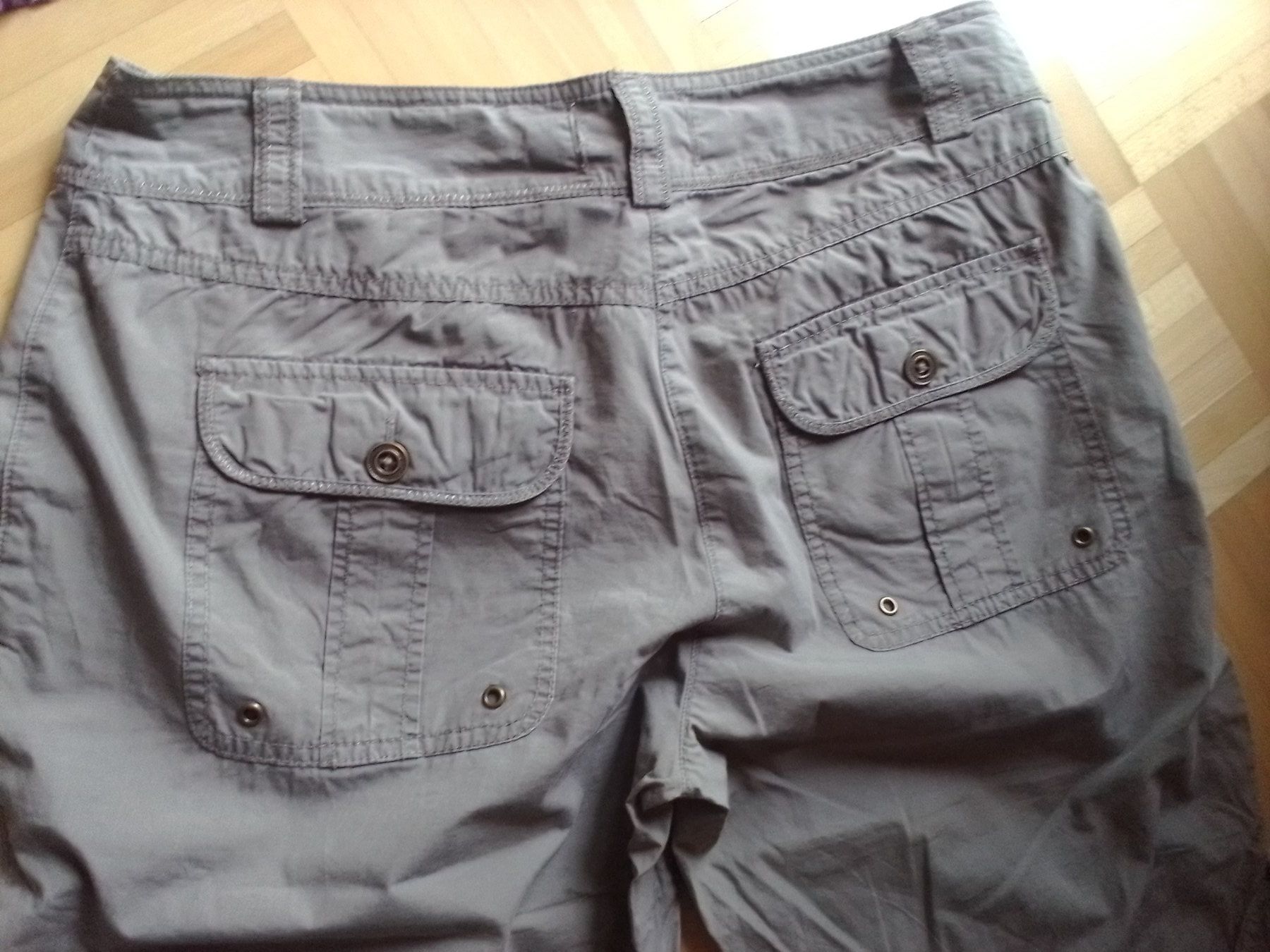 C&A Pantalons: Pantalon kaki T 42 – D'occasion à Oberried FR par berg04 5