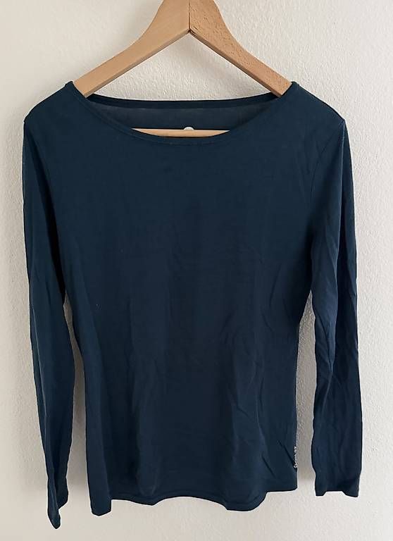 T-shirt: Merino Langarmshirt 36 – Usato da Alpnach Dorf venduto da rerifeme
