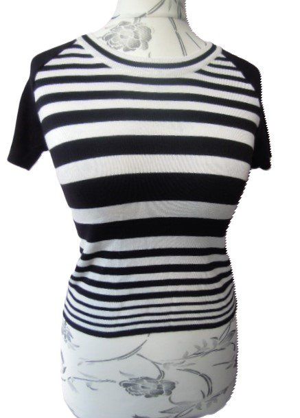 Pulls & Sweat-shirts: Gr. 36 38 s.Masse kesser Ringel Pulli  kurzarm black & white – D'occasion à Basel par FRAU.ZAUBER.MOND 1