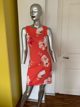 ALYX-Mackintosh: Kleid mit herrlich rotem Blumenmuster, 38