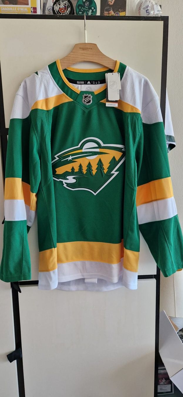 Adidas Canottiere & Pantaloni: Maillot ADIDAS NHL MINNESOTA WILD – Nuovo (secondo la descrizione) da Lutry venduto da SwissBBCards
