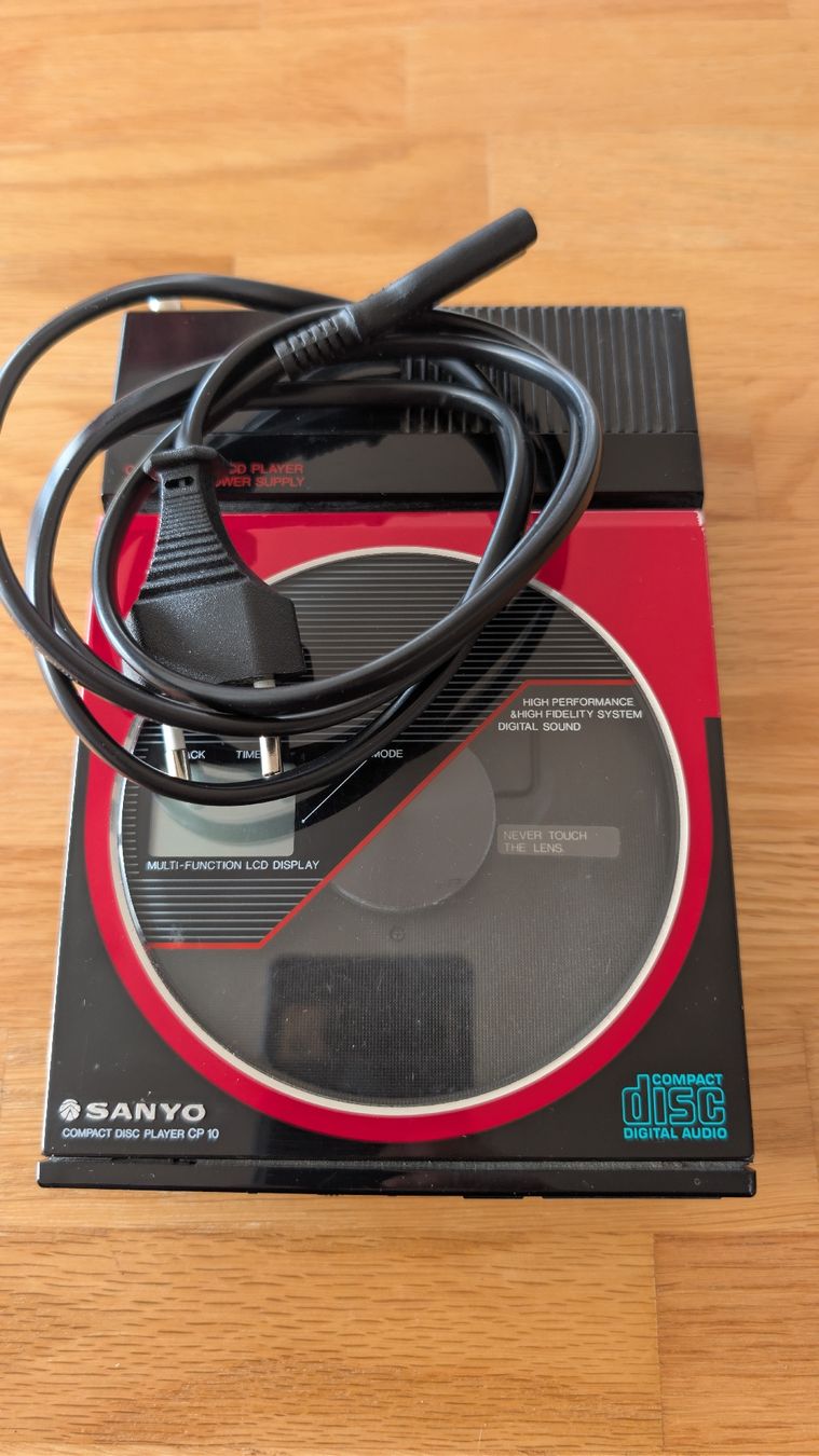 Sanyo Tragbarer Mediaplayer: Sanyo CD Player CP 10 - Tragbarer CD-Player – Gebraucht aus Rodels von foto_cri_mel 2