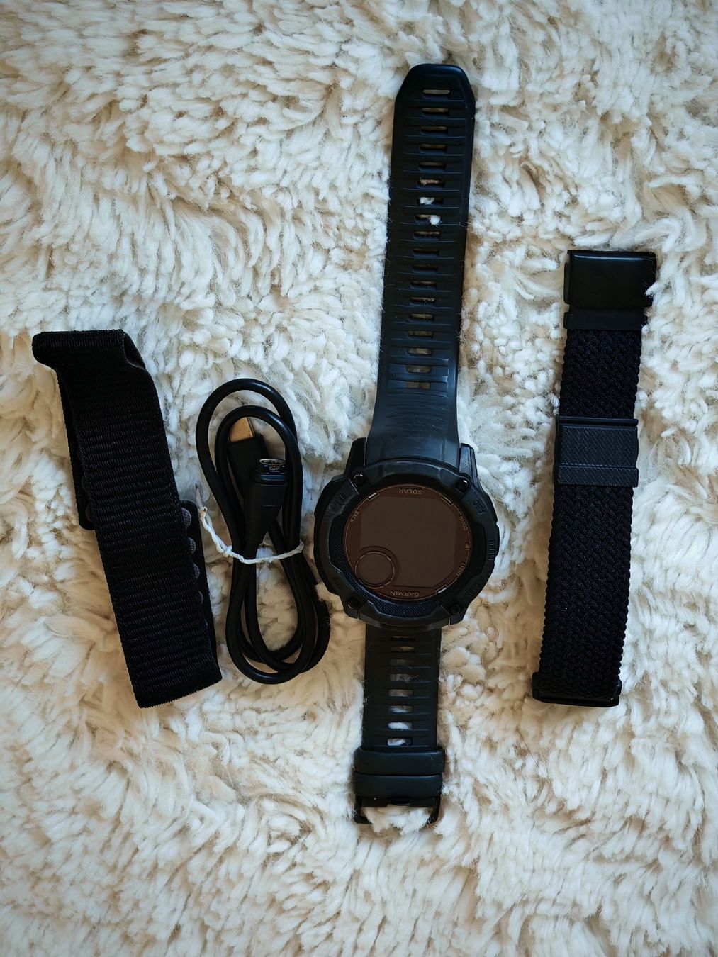 Garmin Smartwatch: Garmin Instinct 2X Solar mit Zubehör – Usato da Ehrendingen venduto da Drystara