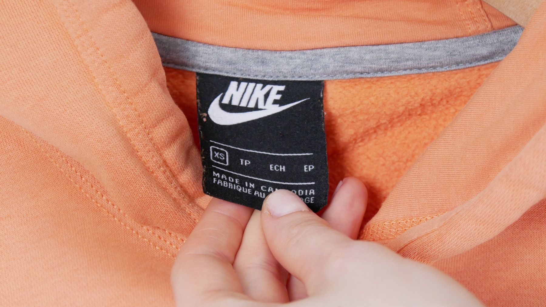Nike Maglioni & Felpe: Nike Hoodie Sweatshirt Sweater Pullover orange Kaputze – Nuovo (secondo la descrizione) da Zürich venduto da julia_vina 2