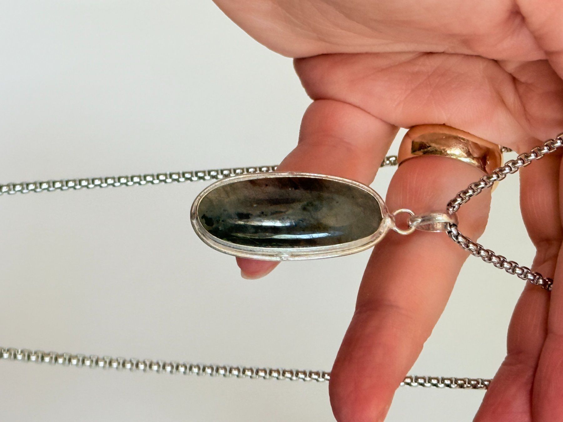 Catenine: Collier pendentif labradorite authentique – Nuovo e nell'imballaggio originale da Genève venduto da AWWA 2