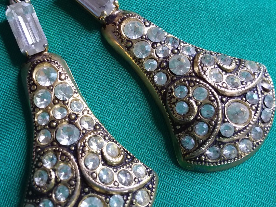 Ohrringe & -stecker: Vintage trendige Gold/Strass Ohrhänger – Gebraucht aus Zürich von helsan