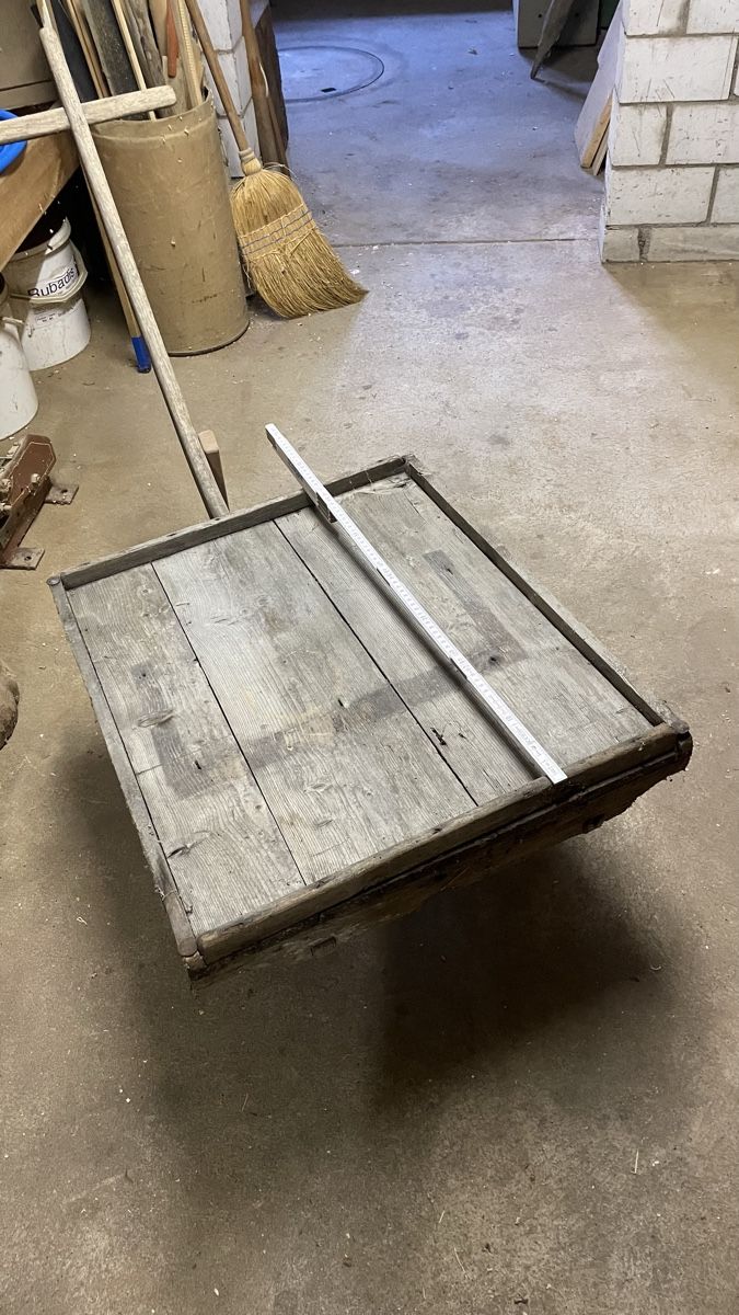 Carriole: Alter Handwagen Holz – Usato da Wolfwil venduto da Pidtni 1