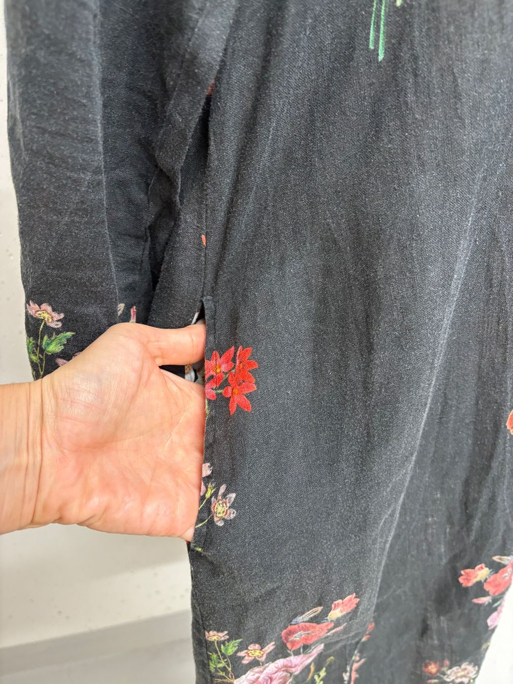 Hannes Roether Kleider: Hannes Roether Kleid aus Leinen Gr. L schwarz Blumen – Neu (gemäss Beschreibung) aus Regensdorf von secondchancefashion 4