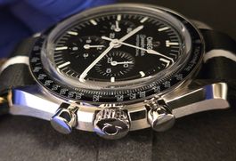 Omega Speedmaster Moonwatch SAPHIR (2024) – Wie neu!