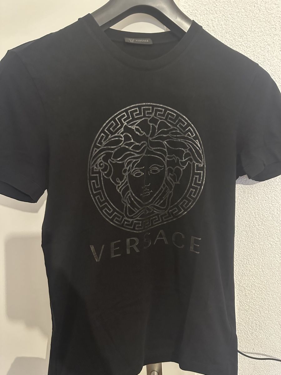 T-shirt: Versace M – Usato da Les Avanchets venduto da luc_5qgm